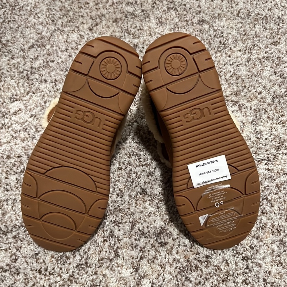 UGG Chestnut Brown Shearling-Lined Winter Boots - Picture 4 of 8